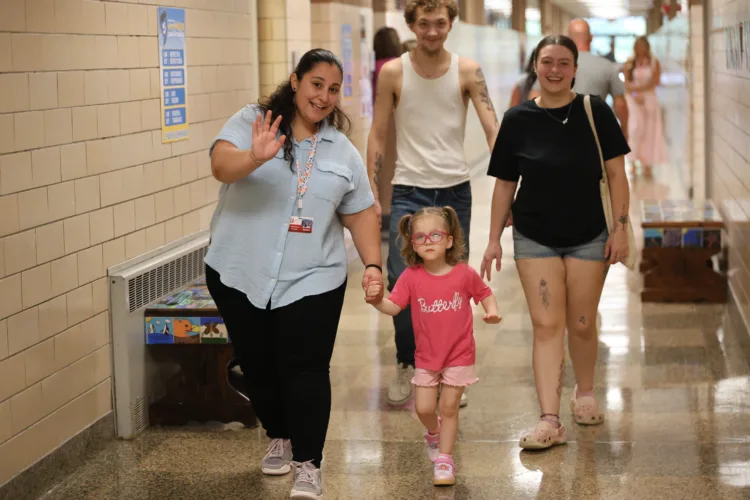 Sidewalk visits help Bush teachers build connections before school